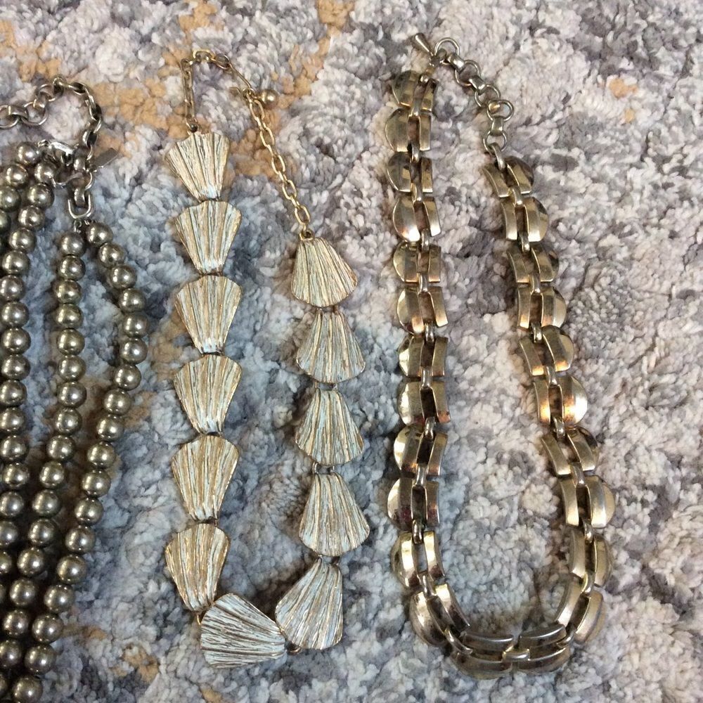 LOT OF VINTAGE COSTUME JEWELRY! GREAT CONDITION! - Picture 3 of 6